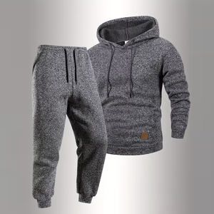 Chándales de alta calidad para hombre, ajustables, transpirables y ligeros. - Product Image 1