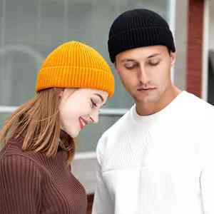 Gorro de Invierno Ligero y Elegante de Alta Calidad con Decoración de Remaches, Opción de Logotipo Personalizado, para Uso Deportivo y al Aire Libre, Tejido Común - Product Image 5