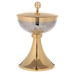 Ciborio Elegante de Latón para Iglesias, Centros Religiosos y Capillas - Product Image 1