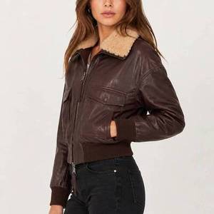 Veste de moto en cuir d'agneau bordeaux pour femme avec col en peau de mouton respirante - Veste en cuir bordeaux - Product Image 5