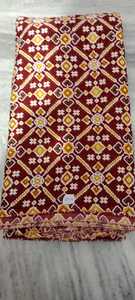 Tissu en crêpe imprimé 100% soie, textile tissé léger et doux pour robes, kurtis, vêtements de nuit - Product Image 1