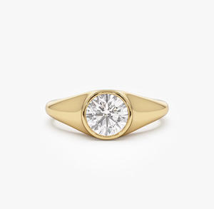 Bague d'éternité en or 14 carats avec diamants de laboratoire, alliance de mariage entièrement sertie de diamants pour femmes - Product Image 1