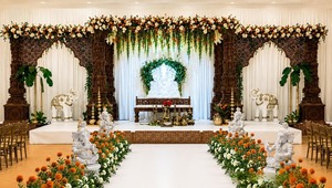 Kalyana Mandapam de Lujo del Sur de la India con Pilares Intrincadamente Tallados a Mano, Kalyana Mandapam Tradicional, Decoración para Bodas Hindúes, EE. UU. - Product Image 2