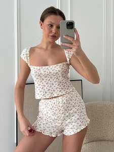 Women's Floral Print 2-Piece Knitted Shorts <b>Set</b> <b>Square</b> Collar Short Sleeve Breathable Regular Fit Spring Summer Style - Product Image 3