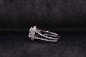 Anillo de Compromiso con Moissanita de Corte Ovalado y Doble Halo, Plata 925 Original, Banda Dividida con Pavé, Joyería Romántica, Anillo de Promesa para Pareja - Product Image 4