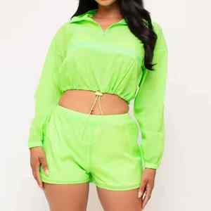 Conjunto de Pantalones Cortos Deportivos para Mujer, con Logotipo Personalizado, Cortavientos, Transpirable, Ropa Urbana de Nailon, Tallas Grandes, Venta al Por Mayor, Primavera 2026 - Product Image 3