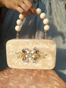 Bolso de Mano Decorativo de Lujo con Diseño Floral, Hecho a Mano con Resina, para Fiestas - Product Image 4
