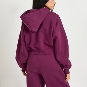 Créez votre propre ensemble de sweat-shirts à capuche zippés courts et de pantalons de survêtement à jambes droites pour femmes, en molleton de coton doux tricoté, personnalisable, vente en gros - Product Image 3