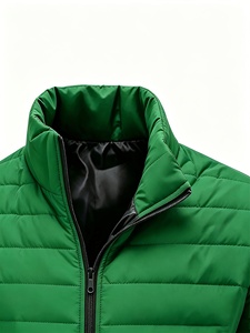 Veste matelassée à capuche pour homme, légère et chaude pour l'hiver, idéale pour les activités de plein air et les occasions décontractées - Product Image 3