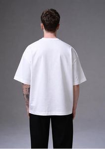 Camiseta de cuello redondo para hombre, gruesa y de corte holgado, ideal para capas en invierno, con diseño minimalista moderno y estético, estilo liso. - Product Image 3