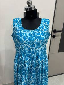 Vestido Largo Premium de Algodón Estampado Azul Estilo Western con Cuello Redondo, Sin Mangas, Dobladillo Plisado Acampanado, Casual de Verano para Playa - Product Image 3