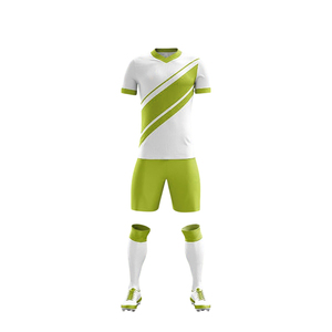 Tenue de football personnalisée par sublimation, ensemble maillot et short, polyester doux, séchage rapide, équipement de football - Product Image 4