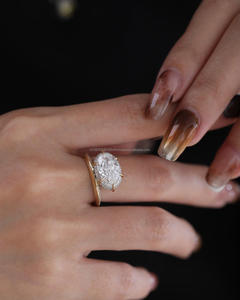 Vente en gros de bijoux en diamant en or 18 carats bijoux en or de taille ovale fine avec certificat IGI pour les mariages et les fêtes - Product Image 1