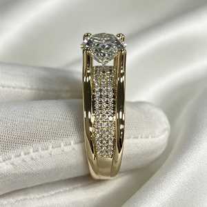 Bague audacieuse en or massif 14 carats avec diamant ovale de 2,00 carats, pavé large, cultivé en laboratoire – Cadeau de surprise pour les amoureux - Product Image 4