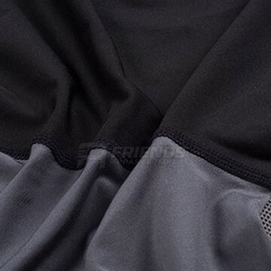 Chemises de compression pour hommes avec tissu flexible, structure ajustée au corps et coutures durables pour les entraînements intenses - Product Image 6