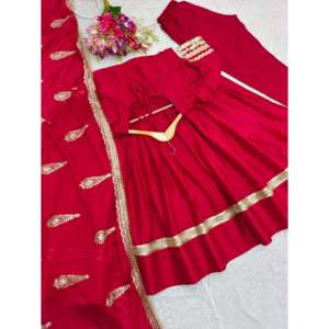 Robe de créateur pour femmes avec fantaisie Dupatta pour les fêtes - Product Image 1