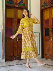 Robe Anarkali à imprimé floral pour femmes et filles, tenue ethnique en coton, couleur verte, longueur genou, collection assortie pour l'été - Product Image 2