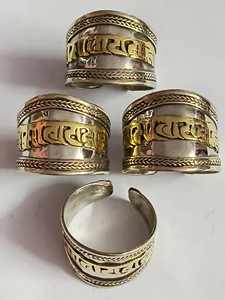 Anillos Religiosos Budistas Tibetanos con Símbolo Om, Turquesa y Aleación Plateada - Product Image 4
