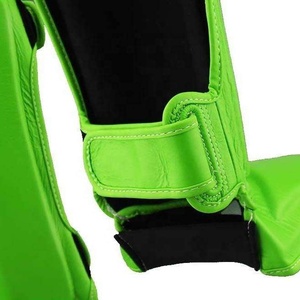 Protège-tibias Twins Muay Thai SGL-10 en cuir de vachette de qualité supérieure, personnalisables, respirants et durables pour MMA et Kickboxing - Product Image 6