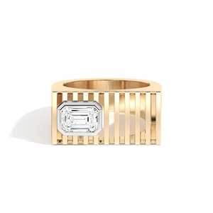 Anillo de Oro Ancho Personalizado con Diamante Esmeralda de 1 Quilate Creado en Laboratorio, Oro 10k 14k 18k, Banda de Jaula Audaz, Fabricante de Joyería al por Mayor, Engaste de Bisel - Product Image 1