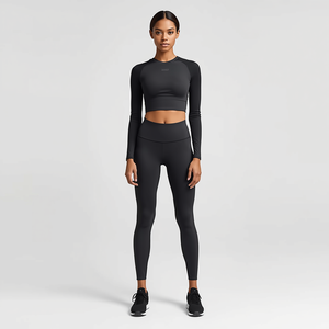 Ensemble de yoga noir pour femme For Under : Leggings taille haute et crop top, sans couture, en spandex, séchage rapide, respirant, 2 pièces - Product Image 4