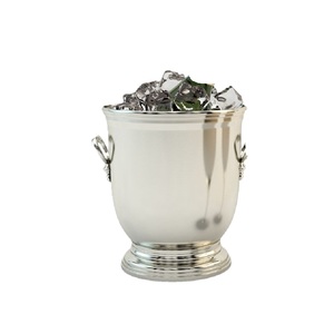 Enfriador de vino de aluminio fundido de diseño, cubitera para champán con acabado plateado y asa, para bar y fiestas, enfriadores de cerveza - Product Image 1