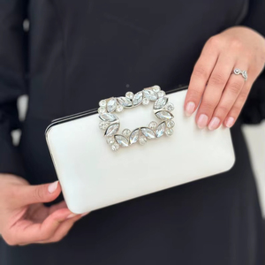 Pochette de soirée en satin et strass, faite à la main, écologique, moderne, avec chaîne - Product Image 1