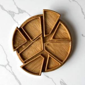 Bandeja de Servir Redonda de Madera Rústica con Divisiones para Aperitivos, Frutas y Bocadillos, Acabado Aceitado, Estilo Wabi Sabi Japandi - Product Image 3