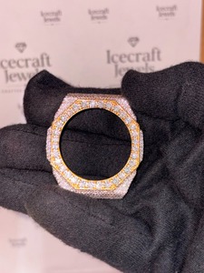 Boîtier de montre octogonal personnalisé avec incrustation de pierres brillantes - Product Image 1