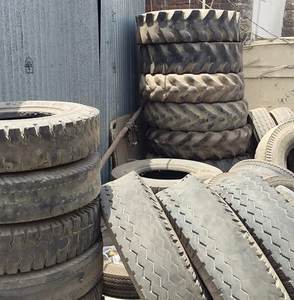 Pneus d'occasion en gros pour voitures et camions, tailles 175/70r13, toutes marques et tailles en Autriche, maintenant disponibles en stock en vrac, prix abordable - Product Image 1