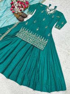 Women's Emerald <b>Green</b> <b>Silk</b> Salwar Kameez With Embroidered Dupatta Traditional Indian Wedding Wear Floor-Length Regular Fit - Product Image 5