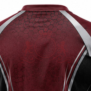 Camiseta de Fútbol Geométrica Roja y Negra para Hombre, Manga Corta, Cuello Redondo, Poliéster que Absorbe la Humedad, Ajuste Atlético, para Todas las Temporadas - Product Image 6