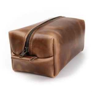 Trousse de Toilette en Cuir Taille Moyenne Classique avec Fermeture Éclair, Étui Cosmétique Durable pour Voyage - Product Image 1