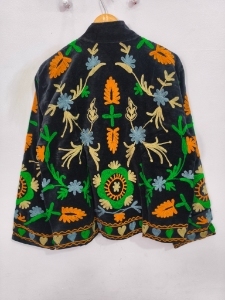 เสื้อแจ็คเก็ตกำมะหยี่ปักลายซูซานีหลากสีขายดีสำหรับผู้หญิง ระบายอากาศได้ดี ดีไซน์ลายดอกไม้ งานฝีมือทำมือ เสื้อผ้าสตรี - Product Image 5
