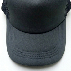 Nouvel Arrivage Meilleure Vente Casquette Trucker 5 Panneaux Vierge Grise Profil Haut en Mousse et Maille Prête pour Logo Personnalisé Snapback pour Hommes et Femmes - Product Image 4