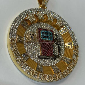 Collier pendentif station-service de luxe avec pierres imitation diamant et style hip-hop tendance - Product Image 1