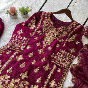 VASTRA COTTAGE Conjunto Étnico para Mujer, Kurti Festivo con Bordado de Lentejuelas, Palazzo y Dupatta, Completamente Cosido - Product Image 3
