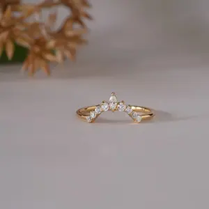Bague de mariage élégante en or jaune 14 carats avec moissanite marquise et ronde, contour en V, pour femme, bijoux de mariée - Product Image 5