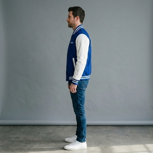 Blouson Bomber Homme Bleu Royal avec Manches en Cuir Blanc, Col et Poignets en Maille Côtelée Mélange de Laine Personnalisé, Veste Décontractée Streetwear, Vente en Gros - Product Image 3