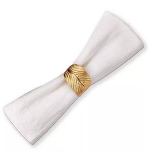 Anneau de serviette en métal doré moderne, décoration de table sculpturale abstraite pour dîner de mariage - Product Image 2