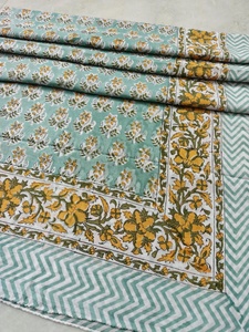 Sarong en coton 100% bio à imprimé floral, fait main, imprimé au bloc indien, paréo de plage avec détails travaillés, pour femmes, à porter sur la plage - Product Image 5