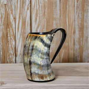 Jarra de Cuerno Estilo Vikingo con Grabado Personalizado, Elaborada por Artesanos Generacionales con Material de Cuerno Seleccionado a Mano - Product Image 4