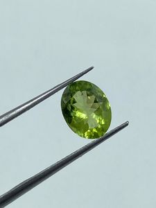 Pierre précieuse vert péridot olivine de haute clarté, qualité supérieure, pierre naturelle taillée, 3,45 carats, 7x9 mm, 2 pièces - Product Image 5