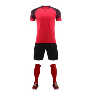 Ensemble maillot et short de football professionnel – Fabricant d'uniformes d'équipe personnalisés – Tenue de sport durable et respirante pour clubs et académies - Product Image 4