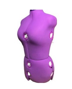 Mannequin de couture ajustable en plastique violet avec ouvertures circulaires - Product Image 1