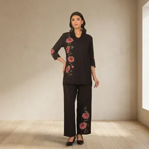 Ensemble deux pièces en coton brodé de fleurs noires pour femmes, col chemise, manches trois quarts, coupe ample, décontracté, élégant, à porter toute l'année - Product Image 6