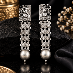 Fournisseur en gros de boucles d'oreilles pendantes en laiton plaqué argent antique, forme animalière paon, pour femmes |   ARTS JEWELS ER-04 Vente en gros pour mariages - Product Image 5