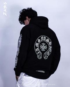 Sudadera con Capucha Negra Unisex ZAMS, Corte Regular, Colección Streetwear Techwear, Diseño con Bolsillo Frontal, Ropa de Invierno, Algodón Lavado con Ácido - Product Image 2