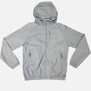 Chaquetas cortavientos para hombre, chaqueta ligera de ciclismo para hombre con capucha, chaqueta cortavientos unisex plegable para golf y running. - Product Image 3