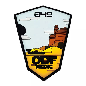 Patch 3D professionnel en PVC |   Étiquette de marque en caoutchouc de style silicone pour vêtements de sport et équipements de gym |   Prix direct usine - Product Image 2